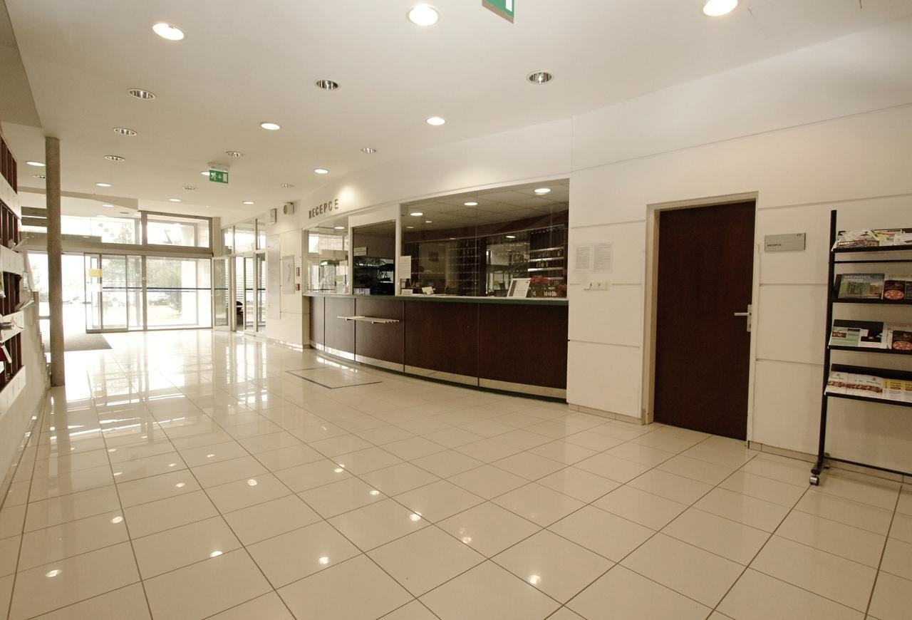 Kolej Akademie Hotel Brno Luaran gambar